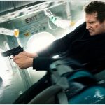 フライトゲームでリーアムニーソンが着けている時計は?携帯も気になる!